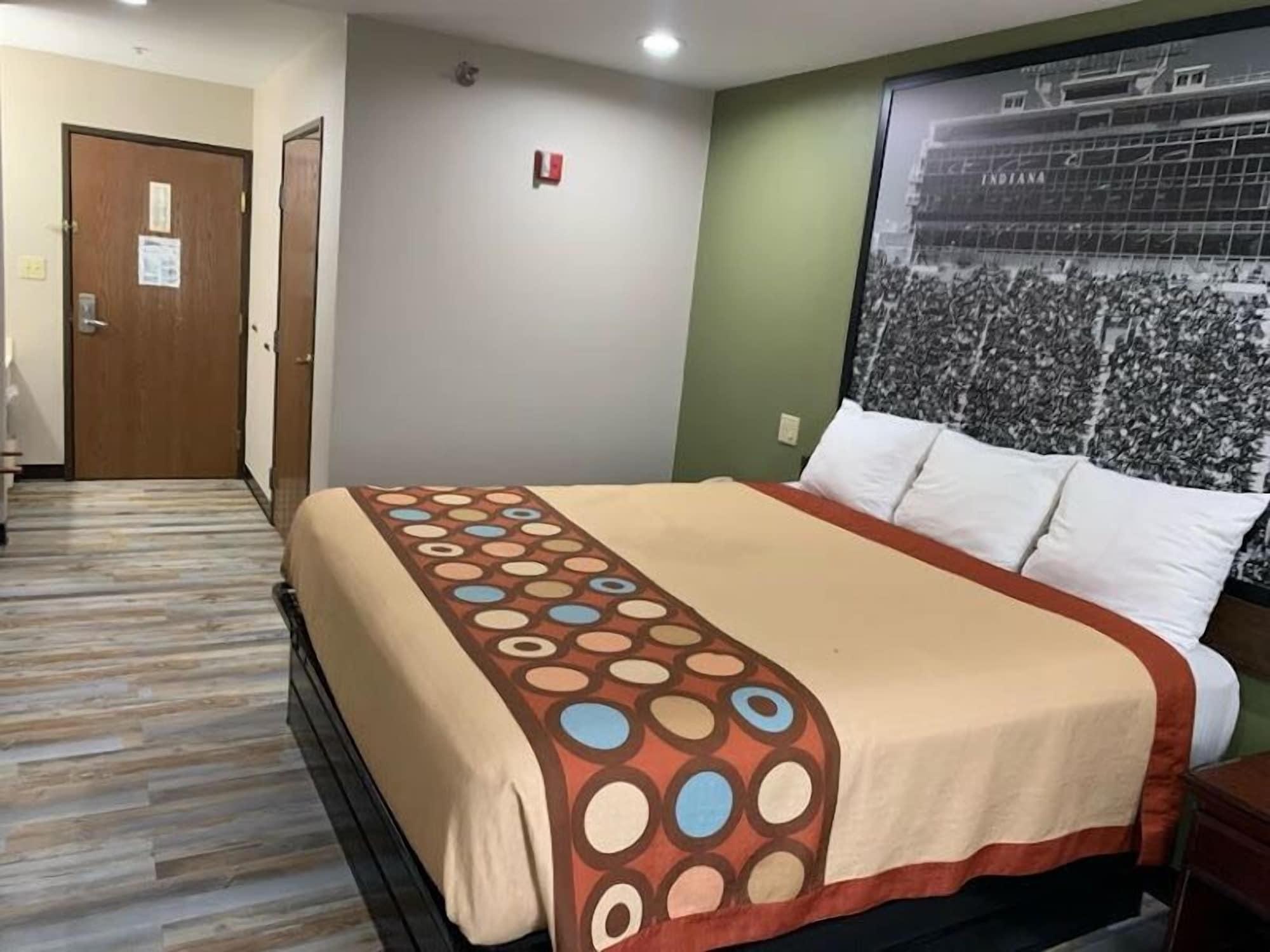 Super 8 By Wyndham Frankfort In Exterior photo