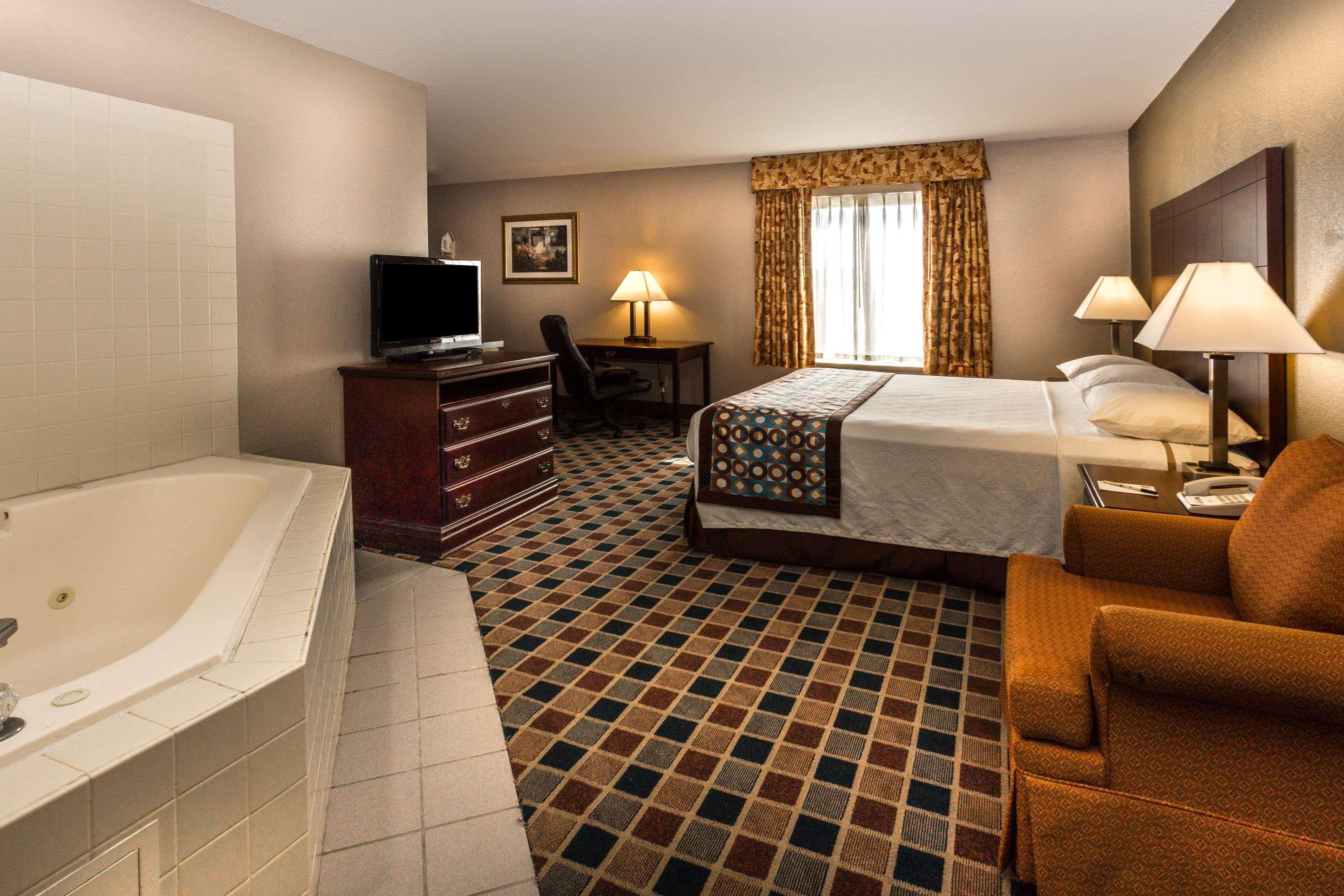 Super 8 By Wyndham Frankfort In Exterior photo