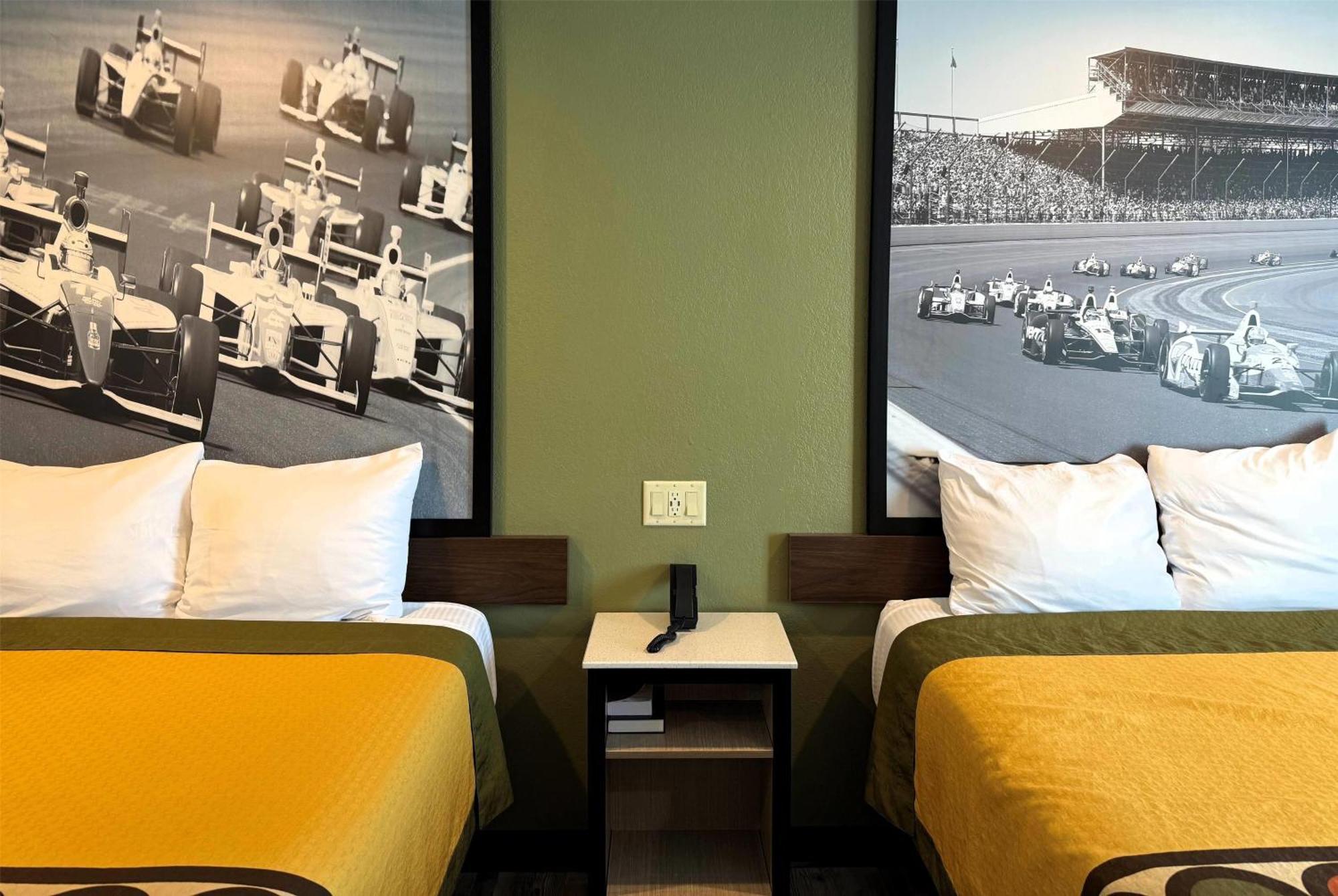 Super 8 By Wyndham Frankfort In Exterior photo