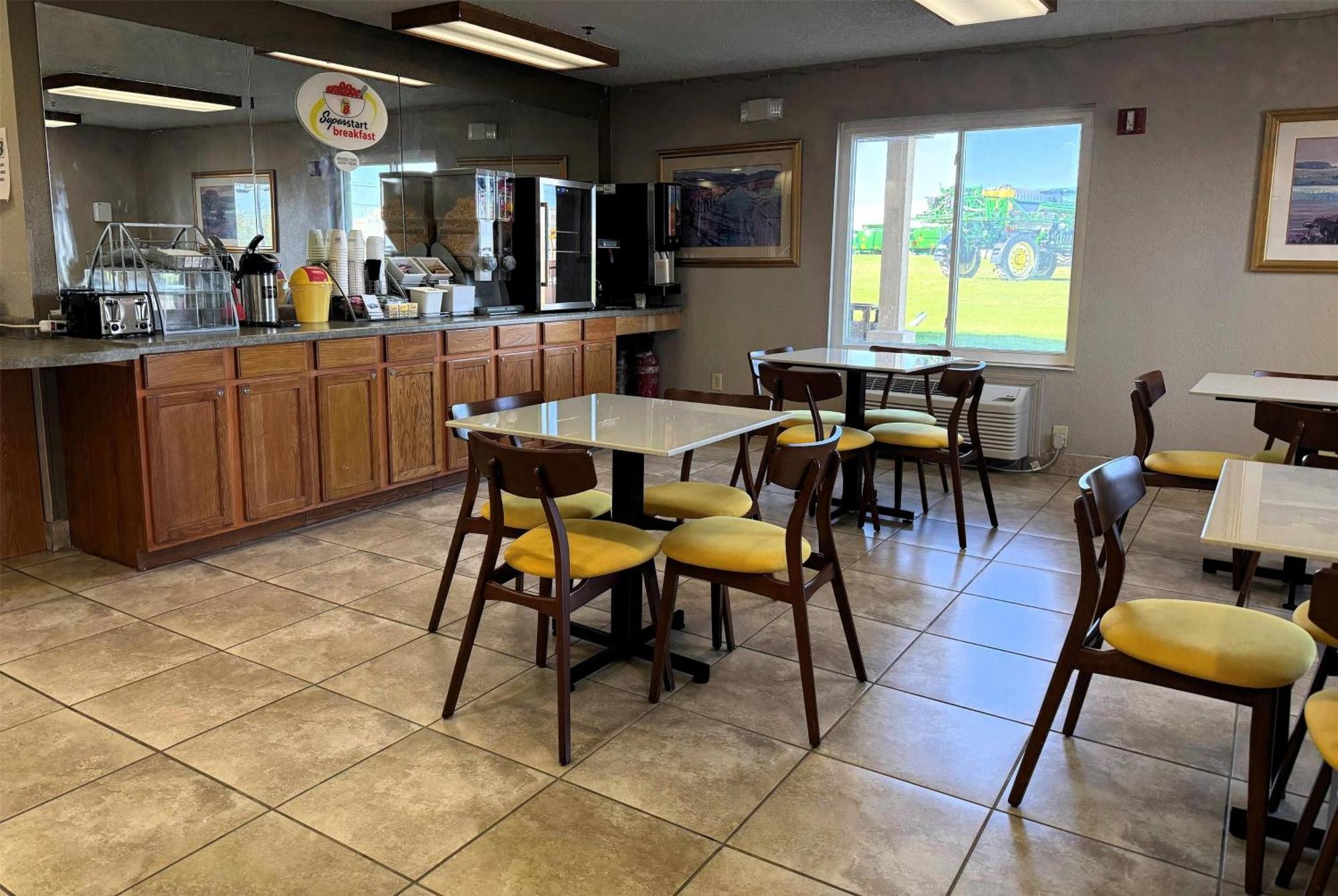 Super 8 By Wyndham Frankfort In Exterior photo